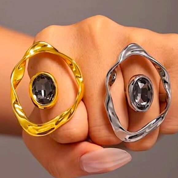 Czech Silver Crumpled Orbit Ring, Geometric Ring, Creative, Big Diamond - Picture 6 of 10